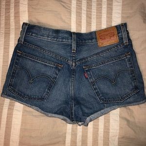 Levi’s 501 Shorts size 25